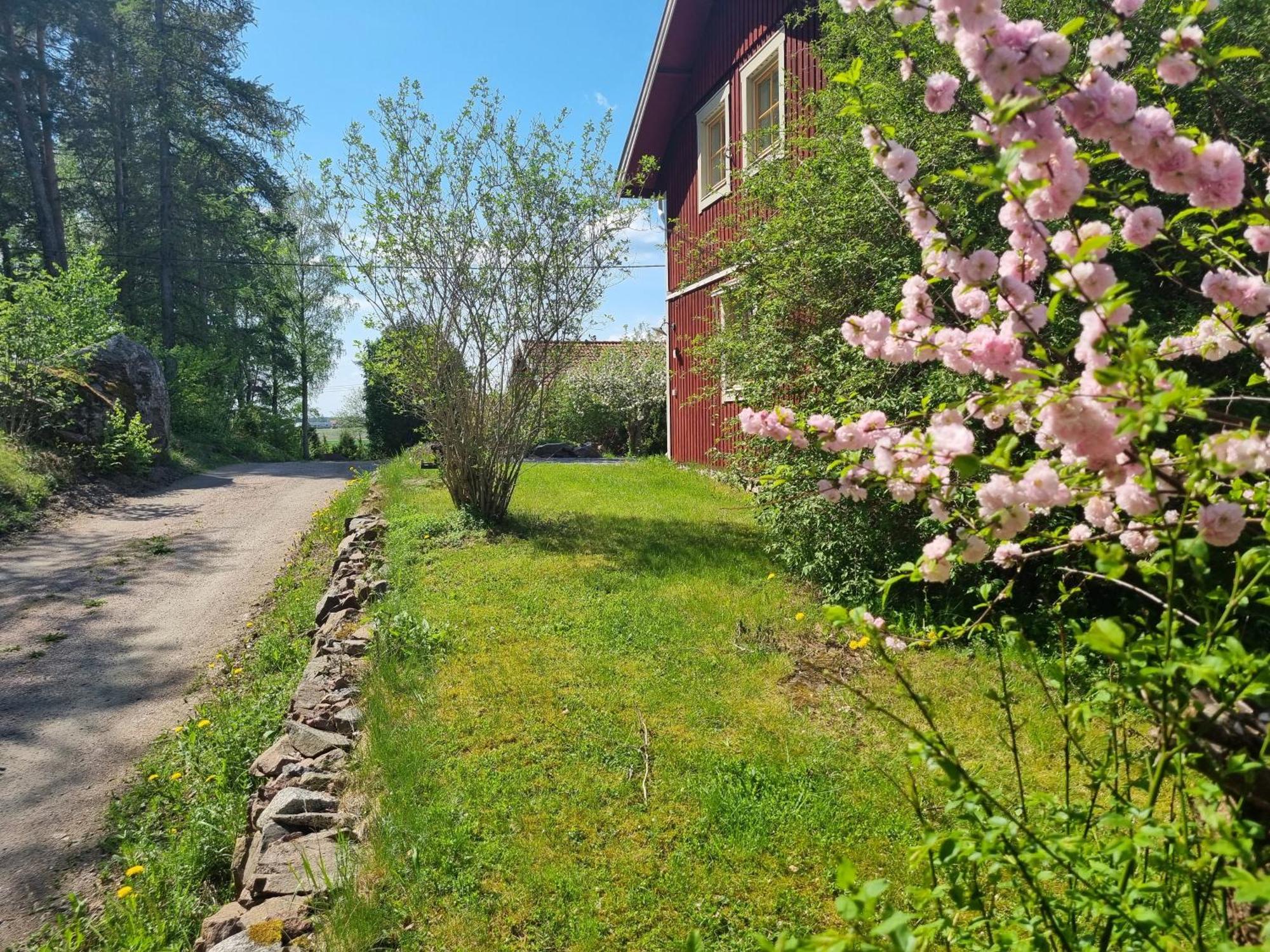 Saellinge House - Cozy Villa With Fireplace And Garden Close To Uppsala Bagian luar foto